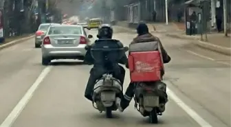 Elazığ'da Motokuryelerin Tehlikeli Trafik İhlali Kamerada