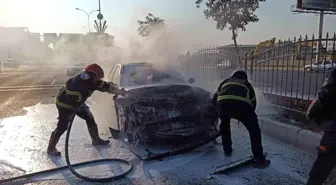 Şanlıurfa'da Zincirleme Trafik Kazası: 1 Araç Alev Aldı