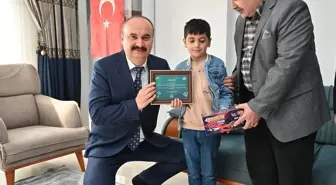 Batman'da şehit çocuğuna karne tebrik kartı verildi