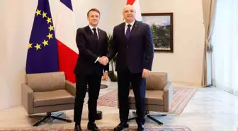 Macron, Lübnan'ın Yeniden İnisası için Uluslararası Konferans Düzenleneceğini Duyurdu