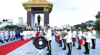 Kamboçya'ya Bağımsızlığını Kazandıran Kralı: Norodom Sihanouk