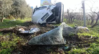 Manisa'da Kontrolden Çıkan Otomobil Tarlaya Uçtu