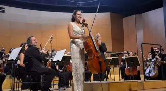 Alman Viyolonsel Sanatçısı Raphaela Gromes Bursa'da Konser Verdi