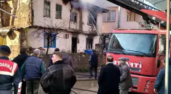 Bilecik'te Yangın: Ahşap Ev Kullanılamaz Hale Geldi