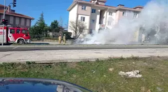 Arnavutköy'de Fiat Tofaş Marka Araçta Yangın Çıktı