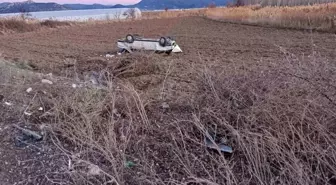 Burdur'da Otomobil Kazası: Tarlaya Uçan Araçta 4 Yaralı