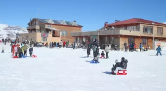 Hakkari'deki Mergabütan Kayak Merkezi'nde Yoğunluk