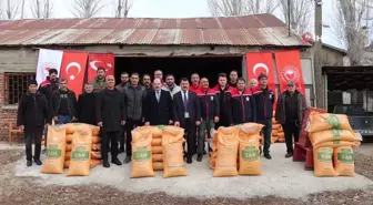 Oltu'da Afetzede Çiftçilere Gübre Desteği Dağıtıldı