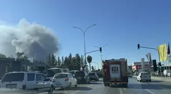 Adana'da Plastik Geri Dönüşüm Tesisinde Yangın