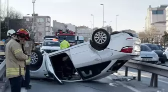 Avcılar'da Takla Atan Araçta İki Kişi Yaralandı