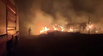 Hatay'ın Erzin İlçesinde Yangın Söndürüldü