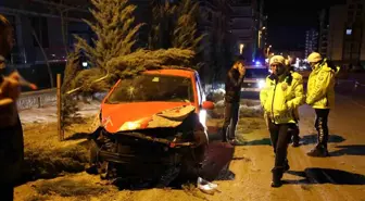 Alkollü Sürücü Kaza Yapıp Kaçtı, Polisle Gerilim Yaşandı