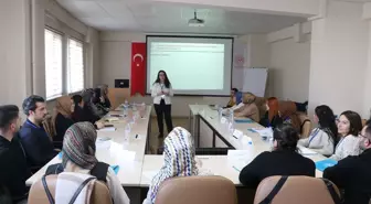 Sağlıkçılar senaryolu eğitimlerle ilk yardım bilgisi olmayanları telefonda hayata bağlayacak