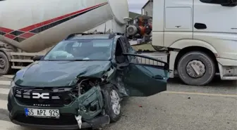 Samsun'da TIR ile Otomobil Çarpıştı: 2 Yaralı