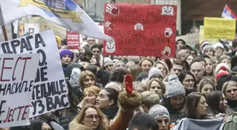 Sırbistan'da Öğretmenler Grevde: Eğitim Şartları Protesto Edildi