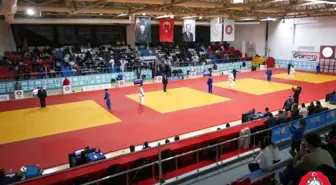 Denizlili Judocu Nazifhan Özen, Paralimpik Judo Müsabakalarından Gümüş Madalya ile Döndü