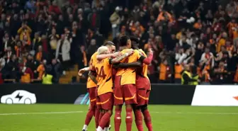 Galatasaray, Dinamo Kiev'i 2-1 Önde Bitirdi