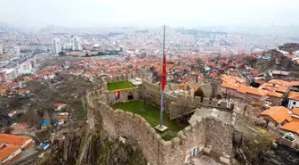 Ankara'da milli yas nedeniyle yarıya indirilen bayraklar havadan görüntülendi