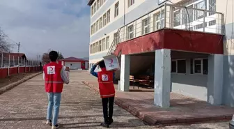 Türk Kızılay Baskil Şubesi Okul Kütüphanesine Kitap Desteği Sağladı