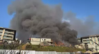 Üsküdar'da İnşaat Sahasında Yangın