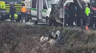 Düzce'de Dereye Devrilen Otomobilde Sürücü Hayatını Kaybetti