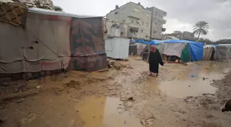 Filistinlilerin Çadırları Yağmurla Sular Altında Kaldı