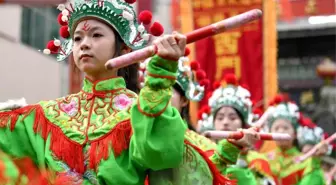 Guangdong'da Geleneksel Xiaonian Festivali Coşkuyla Kutlandı