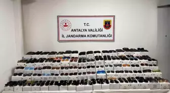 Antalya'da Kaçak Güneş Gözlüğü Operasyonu: 5 Bin Adet Ele Geçirildi