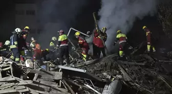 Konya'da Bina Çöktü, Arama Kurtarma Çalışmaları Devam Ediyor