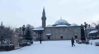 Erzurum'da Kar Yağışı Ulaşımı Olumsuz Etkiledi