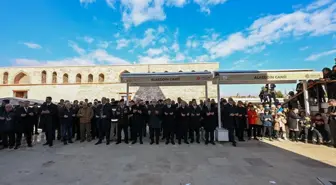 Cumhurbaşkanı Yardımcısı Yılmaz, Konya'da Selçuklu Sultanlarına saygı nöbetini izledi