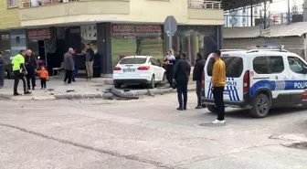 Mersin'de Otomobil Çarpışması: İki Sürücü Yaralandı