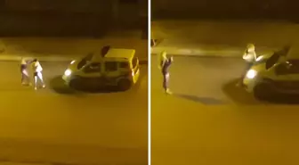 Pendik'te iki kadın, polis otosunun önünde sırayla fotoğraf çektirdi