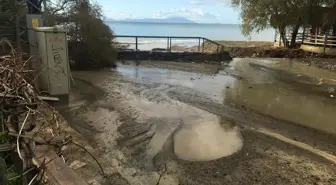 Datça'da Sağanak Yağış Yaşamı Olumsuz Etkiledi