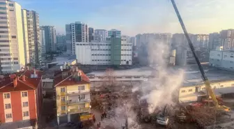 Konya'da Çöken Binada Arama Kurtarma Çalışmaları Devam Ediyor