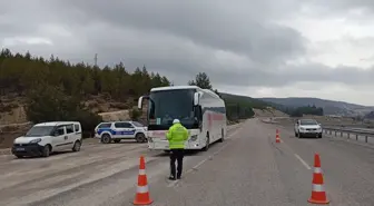 Antalya'da Trafik Denetimlerinde 17 Bin 987 Kişiye Ceza Kesildi