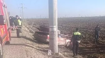 Konya'da Elektrik Direğine Çarpan Otomobilde 2 Kişi Hayatını Kaybetti