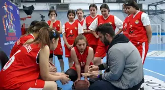 Şırnaklı işitme engelli A Milli Takım oyuncusu, gençleri basketbola teşvik ediyor