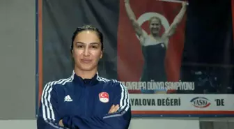 Buse Tosun Çavuşoğlu'na Yalova'da Spor Salonu