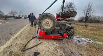 Kastamonu'da Traktör Minibüsle Çarpıştı: 3 Yaralı