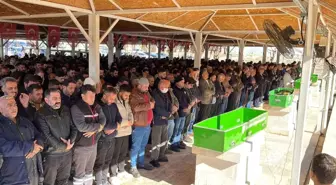 Şanlıurfa'da Kızlarını Öldürüp İntihar Eden Kadın Defnedildi