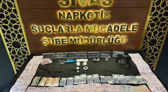 Sivas'ta Uyuşturucu Operasyonunda 3 Şüpheli Tutuklandı