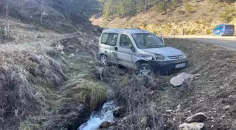 Eskişehir-Afyonkarahisar Yolunda Trafik Kazası: Sürücü Yaralı