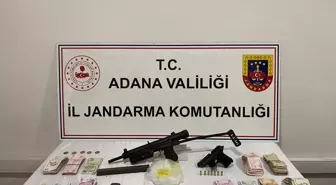 Adana'da Uyuşturucu Operasyonu: 4 Kilogram Ham Madde ve 2 Tabanca Ele Geçirildi