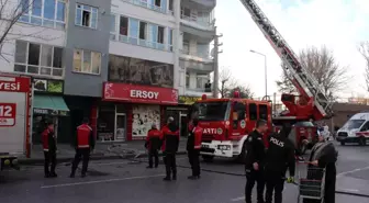 Kayseri'de 4 Katlı Binada Yangın: Mahsur Kalanlar Var