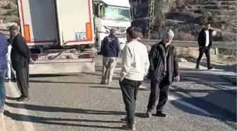 Adıyaman'da Tır Kazası, Trafikte Aksama Yaşandı