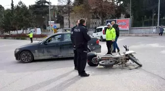 Bilecik'te Motosiklet ve Otomobil Çarpıştı: 1 Yaralı