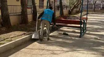 Gaziantep'te denetimli serbestlik hükümlüleri okul boyadı