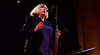 İngiliz şarkıcı ve oyuncu Marianne Faithfull hayatını kaybetti