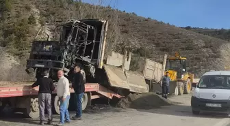 Kastamonu'da Kum Yüklü Kamyonda Yangın Çıktı